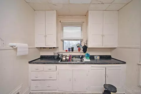4247 Eighth St, Cincinnati, OH 45205 photo 5