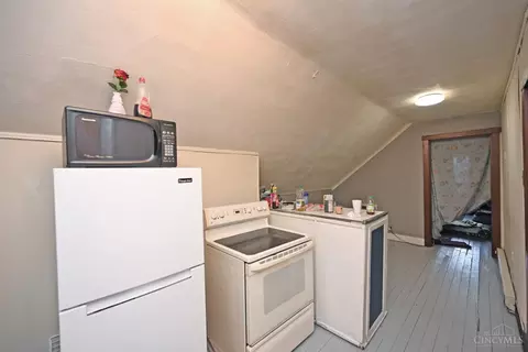 4247 Eighth St, Cincinnati, OH 45205 photo 23
