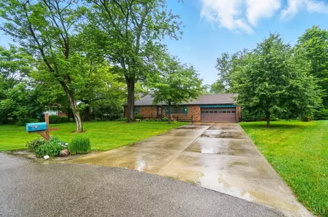 9447 Eastbrook Dr, West Chester, OH 45069