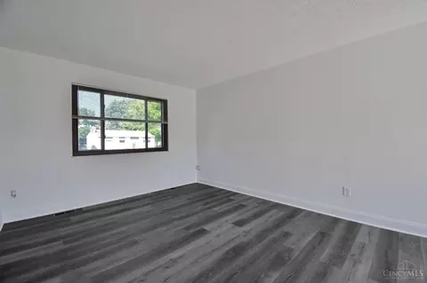 12044 Hazelhurst Dr, Cincinnati, OH 45240 photo 5