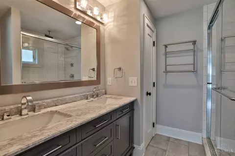 Bath - 2994 Springer Ave, Cincinnati, OH 45208 photo 1 of 5