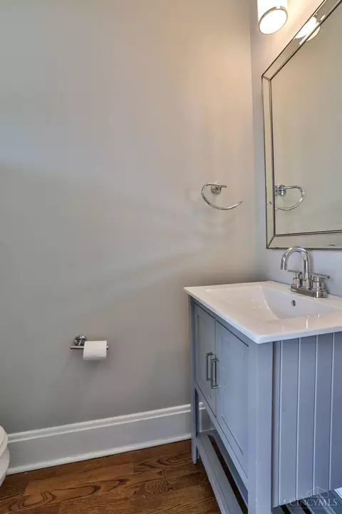 Bath - 2994 Springer Ave, Cincinnati, OH 45208 photo 3 of 5