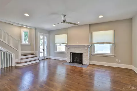 Living - 2994 Springer Ave, Cincinnati, OH 45208 photo 3 of 4