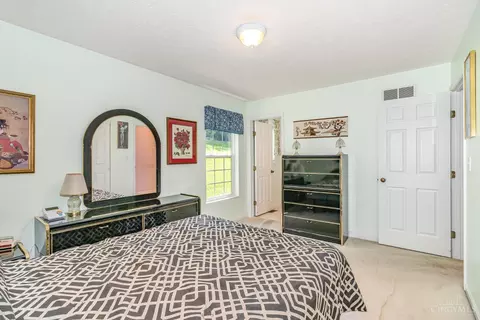 Bedroom - 76 Main St, Addyston, OH 45001 photo 4 of 7