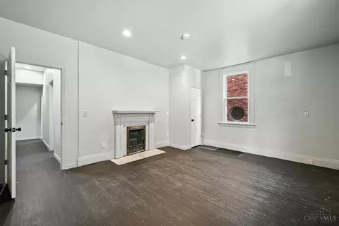 404 Warner St, Cincinnati, OH 45219 photo 3