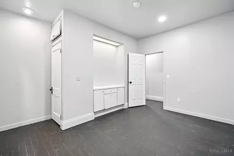 404 Warner St, Cincinnati, OH 45219 photo 9