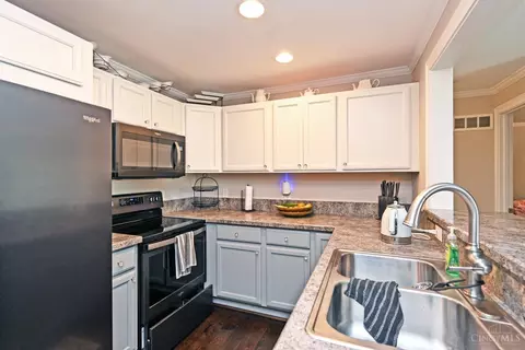 3673 Willowlea Ct, Cincinnati, OH 45208 photo 11