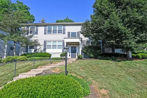 3673 Willowlea Ct, Cincinnati, OH 45208 photo 2