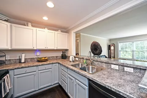 3673 Willowlea Ct, Cincinnati, OH 45208 photo 12