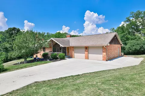 3823 Springoak Dr, Cincinnati, OH 45248