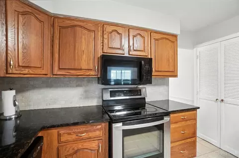 Kitchen - 1725 Forester Dr, Cincinnati, OH 45240 photo 6 of 7