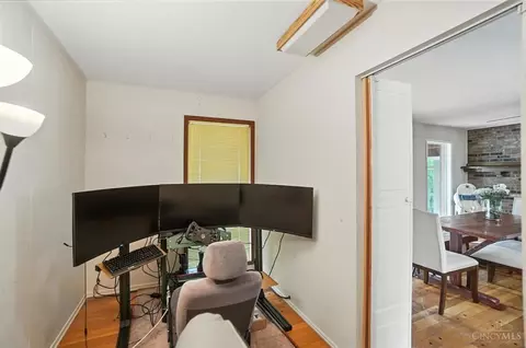 Entry Way - 1725 Forester Dr, Cincinnati, OH 45240 photo 2 of 2