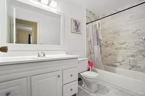 Bath - 1725 Forester Dr, Cincinnati, OH 45240 photo 3 of 5