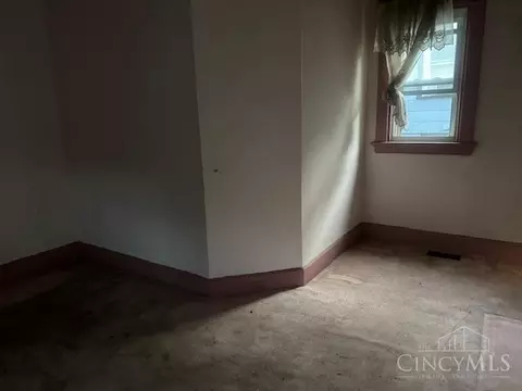 Bedroom - 1623 Sutter Ave, Cincinnati, OH 45225 photo 1 of 2
