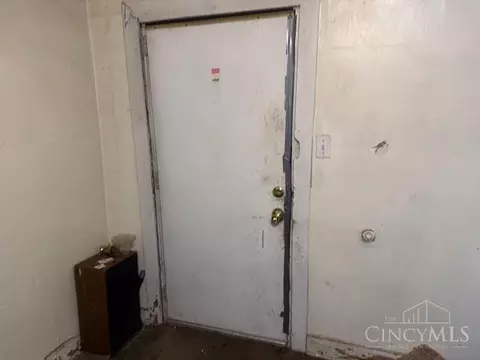 Entry Way - 1623 Sutter Ave, Cincinnati, OH 45225 photo 1 of 1