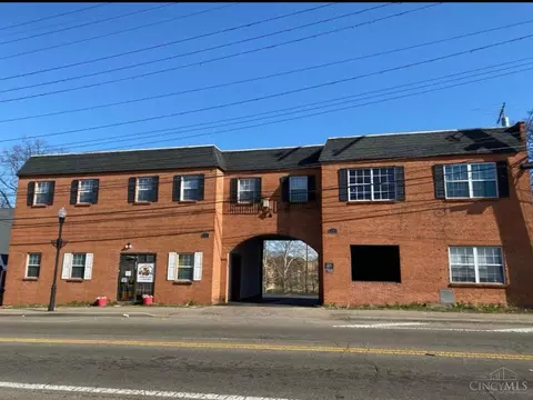 1604 Galbraith Rd, North College Hill, OH 45239
