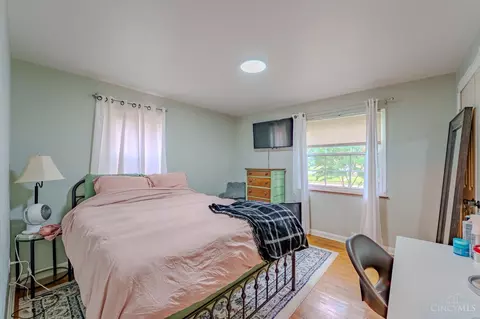 Bedroom - 1436 Hill Ave, Mount Healthy, OH 45231 photo 2 of 4
