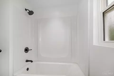 Bath - 1520 Manss Ave, Cincinnati, OH 45205 photo 2 of 2