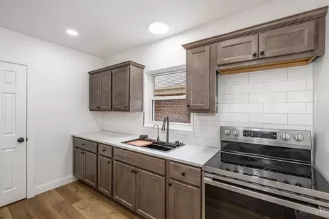 Kitchen - 1520 Manss Ave, Cincinnati, OH 45205 photo 1 of 2