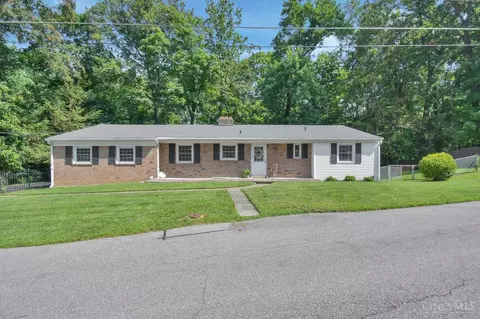 712 Beechwood Ln, Milford, OH 45150
