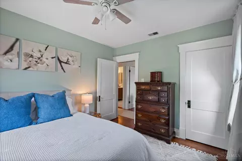 Bedroom - 1636 Beacon St, Cincinnati, OH 45230 photo 1 of 6