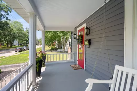 Exterior - 1636 Beacon St, Cincinnati, OH 45230 photo 2 of 6