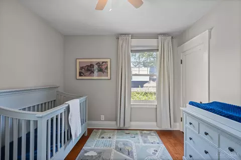 Bedroom - 1636 Beacon St, Cincinnati, OH 45230 photo 5 of 6