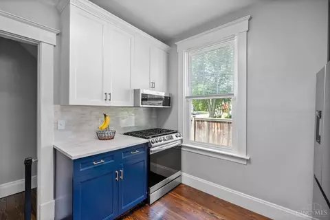 Kitchen - 1636 Beacon St, Cincinnati, OH 45230 photo 3 of 3