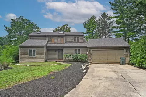9637 Ash Ct, Blue Ash, OH 45242