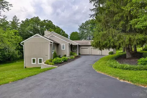 5037 Race Rd, Cincinnati, OH 45211