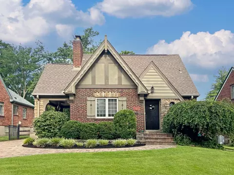 3815 Drakewood Dr, Cincinnati, OH 45209