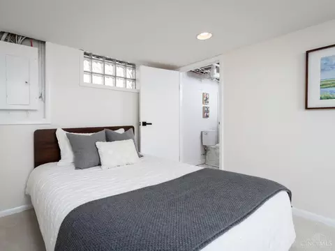 Bedroom - 3824 Simpson Ave, Fairfax, OH 45227 photo 6 of 7