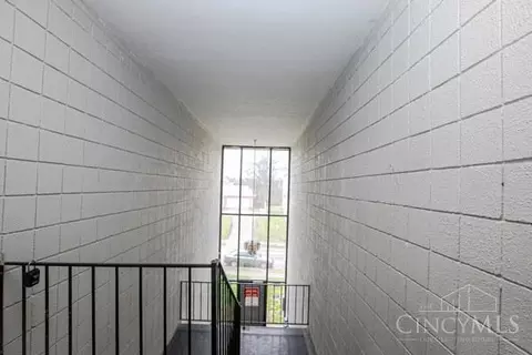 Entry Way - 694 Gholson Ave, Cincinnati, OH 45229 photo 4 of 5