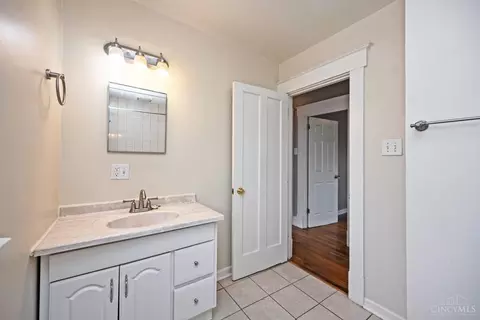 Bath - 4826 Prosperity Pl, Cincinnati, OH 45238 photo 3 of 3