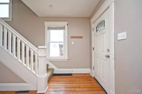 Entry Way - 4826 Prosperity Pl, Cincinnati, OH 45238 photo 1 of 2