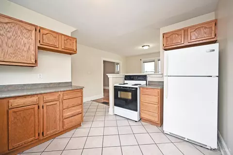 Kitchen - 4826 Prosperity Pl, Cincinnati, OH 45238 photo 4 of 6