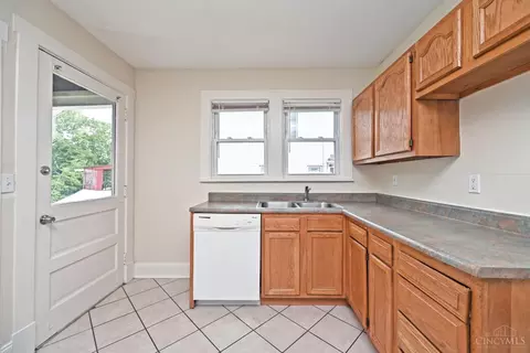 Kitchen - 4826 Prosperity Pl, Cincinnati, OH 45238 photo 1 of 6