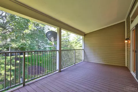 Exterior - 685 Bridle Path, Cincinnati, OH 45231 photo 4 of 7