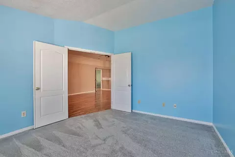 Bedroom - 685 Bridle Path, Cincinnati, OH 45231 photo 2 of 4