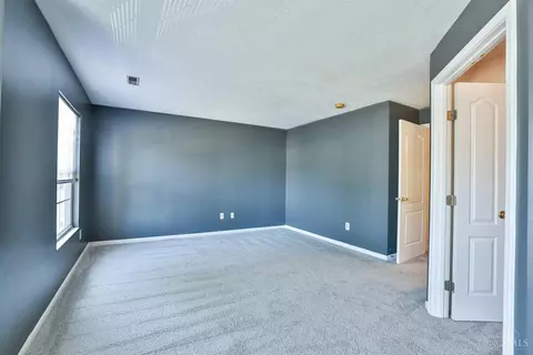 Bedroom - 685 Bridle Path, Cincinnati, OH 45231 photo 4 of 4