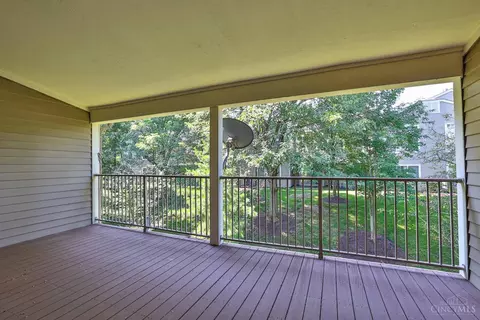 Exterior - 685 Bridle Path, Cincinnati, OH 45231 photo 3 of 7