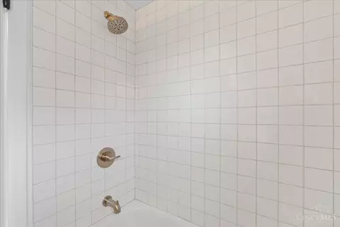 Bath - 4951 Heuwerth Ave, Cincinnati, OH 45238 photo 3 of 3