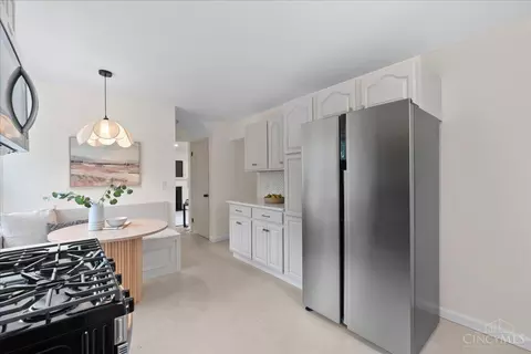 Kitchen - 4951 Heuwerth Ave, Cincinnati, OH 45238 photo 2 of 4