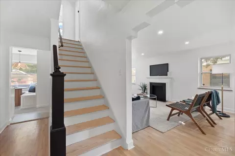 Entry Way - 4951 Heuwerth Ave, Cincinnati, OH 45238 photo 1 of 2