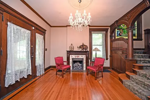 Entry Way - 2823 Harrison Ave, Cincinnati, OH 45211 photo 2 of 17