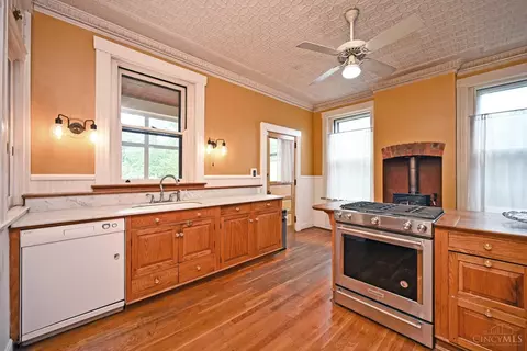 Kitchen - 2823 Harrison Ave, Cincinnati, OH 45211 photo 2 of 5