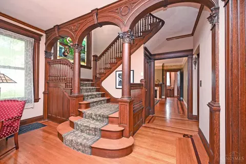 Entry Way - 2823 Harrison Ave, Cincinnati, OH 45211 photo 4 of 17