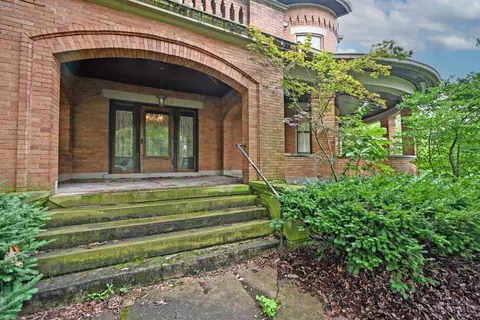 Exterior - 2823 Harrison Ave, Cincinnati, OH 45211 photo 7 of 27
