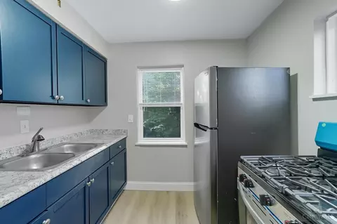 Kitchen - 5716 Hamilton Ave, Cincinnati, OH 45224 photo 4 of 6