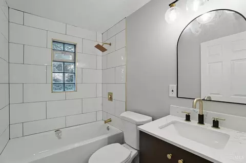 Bath - 5716 Hamilton Ave, Cincinnati, OH 45224 photo 1 of 2